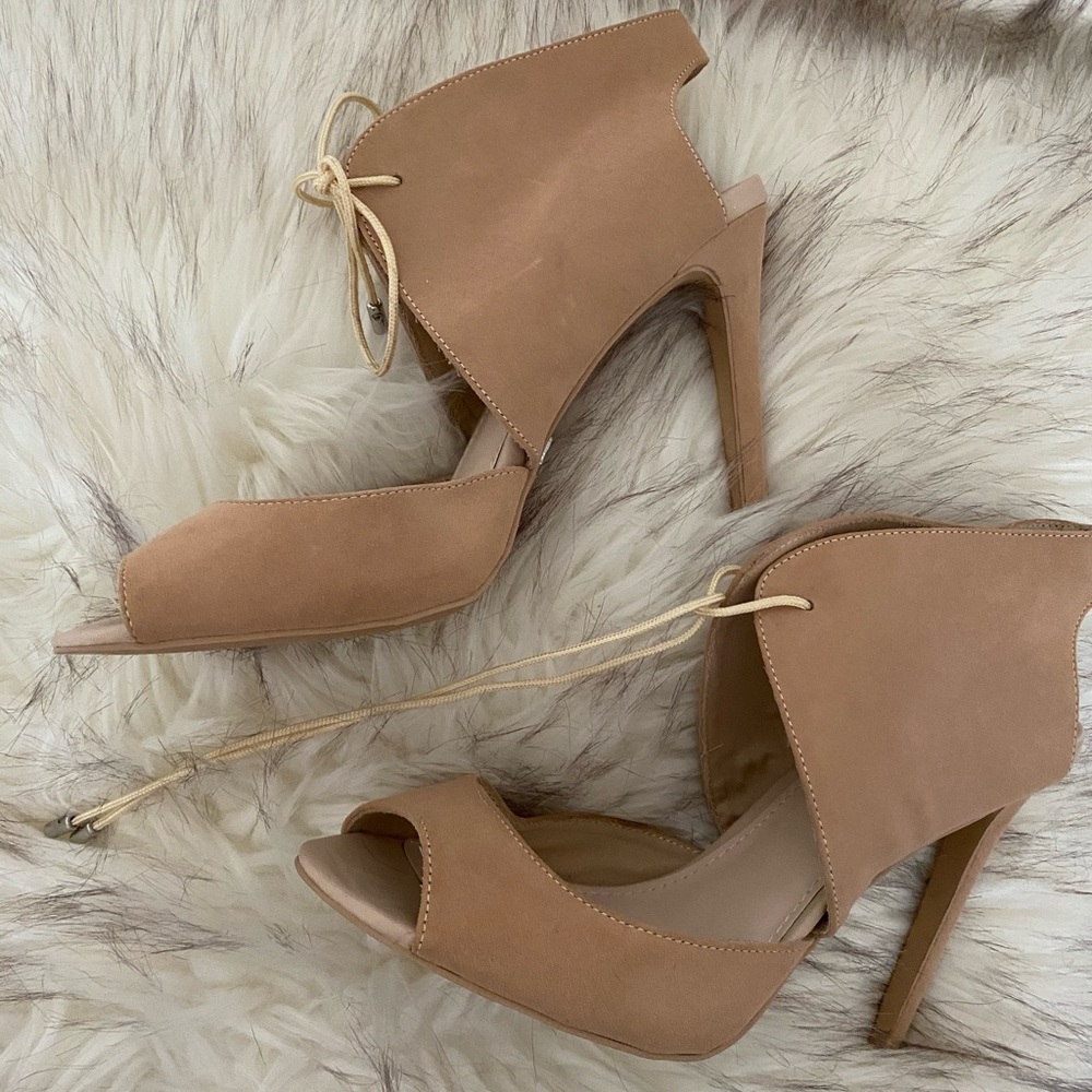 Rare Victoria Secret Nude Heel